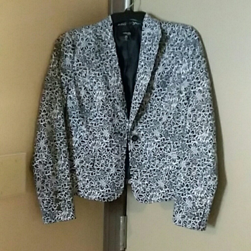 Black & White Flower Blazer.